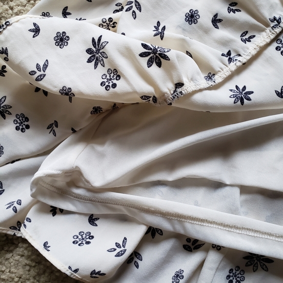 ENTRO Floral Ruffle Mini Dress - Picture 7 of 10